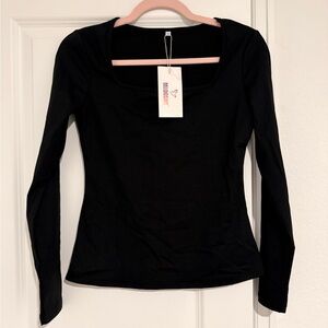 Women's Black Long Sleeve Top